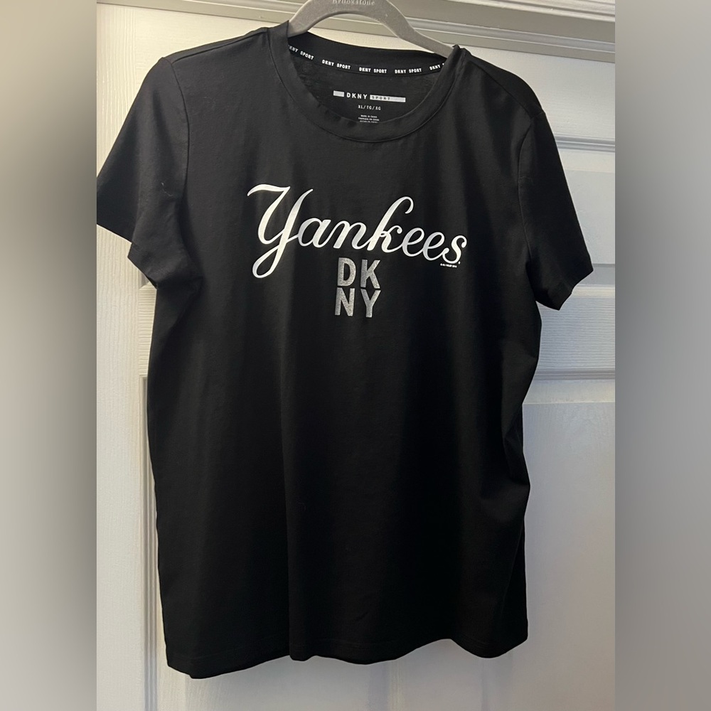 DKNY NY Yankees Sport Black and White Tee